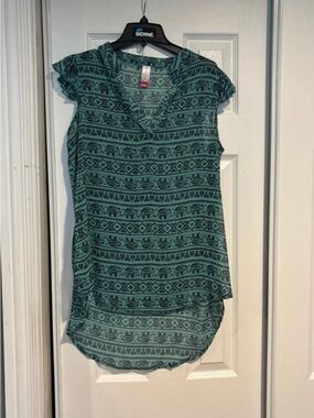 Teal elephant Patterned Flutter Sleeve Top